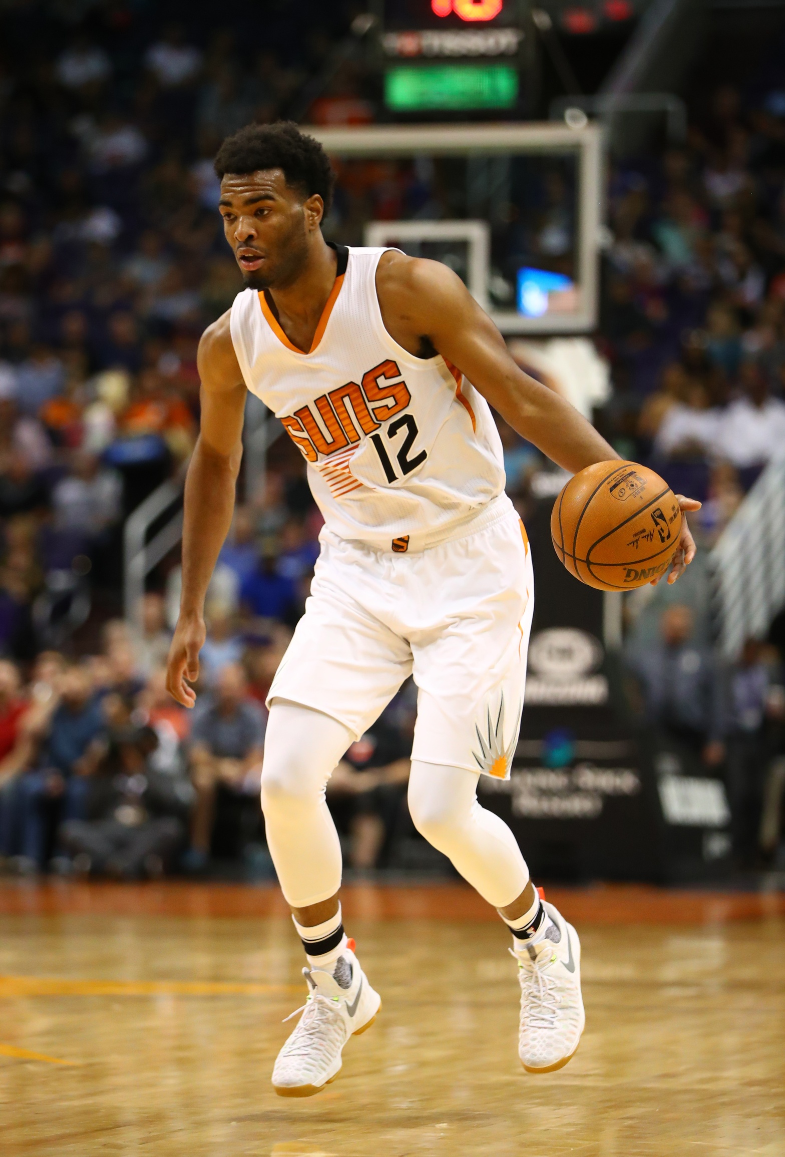 Suns Sign T.J. Warren To FourYear Extension Hoops Rumors