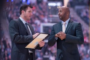 Brian Shaw speaks to Luka Walton prior to the Lakers' game against the Kings at Golden 1 Center in December 2016.