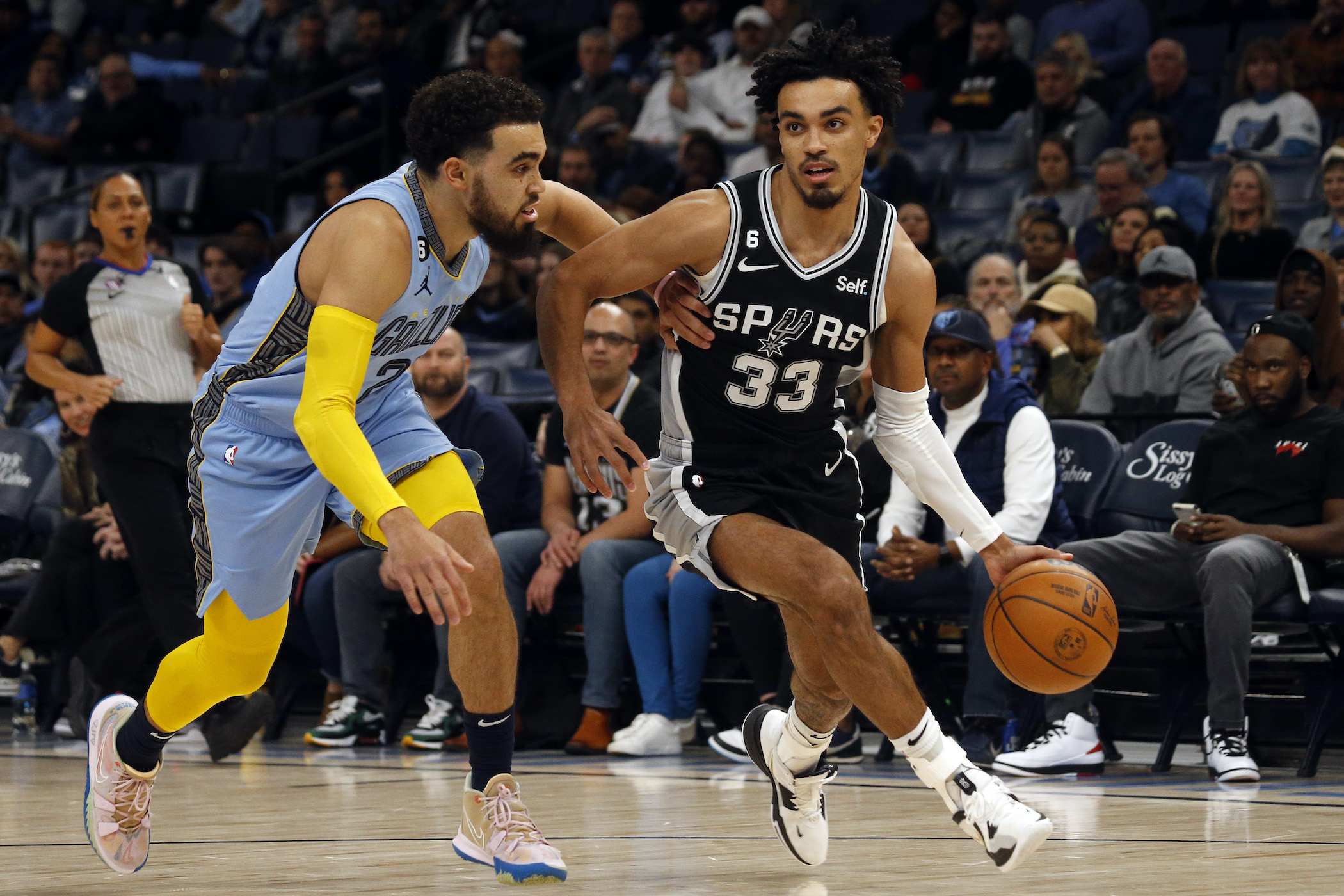 Tre-Jones-guarded-by-Tyus-