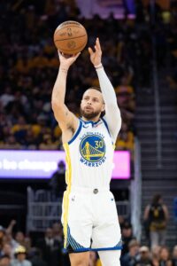 Stephen Curry Named 2023/24 Clutch Player Of The Year