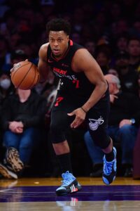 Kyle Lowry Officially Signs With Sixers