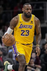 LeBron James Reportedly Seeking Nine-Figure Deal With Lakers