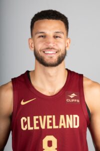 Cavaliers Sign Pete Nance To Two-Way Deal
