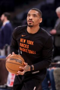 Knicks Re-Sign DaQuan Jeffries, Mamadi Diakite