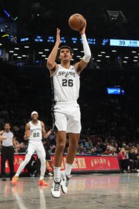 Spurs To Promote Barlow, Sign Bouyea To Two-Way Deal