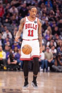 Kings Officially Acquire DeRozan, Spurs Get Barnes In Three-Team Swap