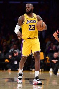 LeBron James Reportedly Expected To Decline Player Option