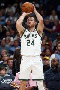 Bucks’ Pat Connaughton Opts In For 2025/26