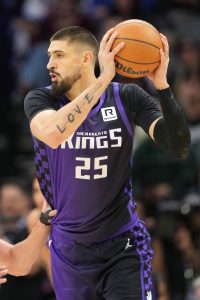 Lakers To Sign Alex Len, Waive Christian Wood