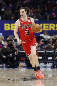 Bulls’ Josh Giddey Sprains Right Ankle