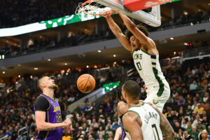 Jericho Sims To Re-Sign With Bucks