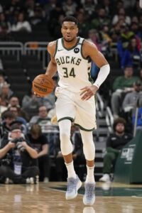 Giannis Antetokounmpo, James Harden Named Players Of The Week