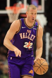 Mason Plumlee Rejoins Hornets On One-Year Deal