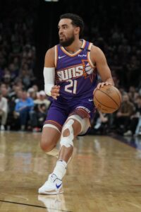 Tyus Jones Among Point Guards On Kings’ Radar